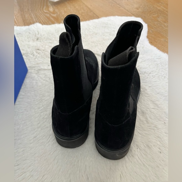 Stuart Weitzman Black Chelsea Boots - Picture 7 of 11